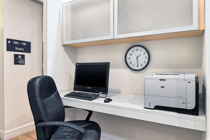 Business Center 74 of 74