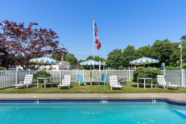 The Beaches Guest Rooms and Cottages