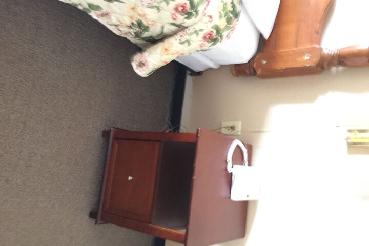 Room 12 of 33