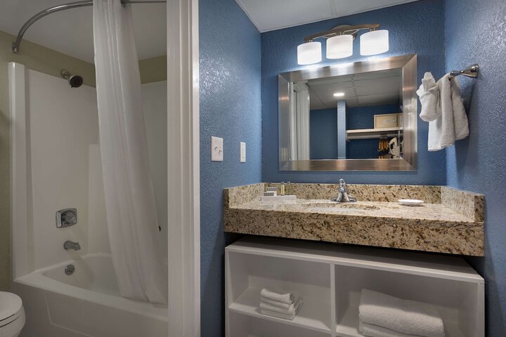 Dayton House Resort BW Signature Collection