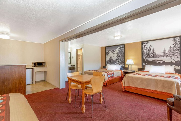 Room 27 of 31