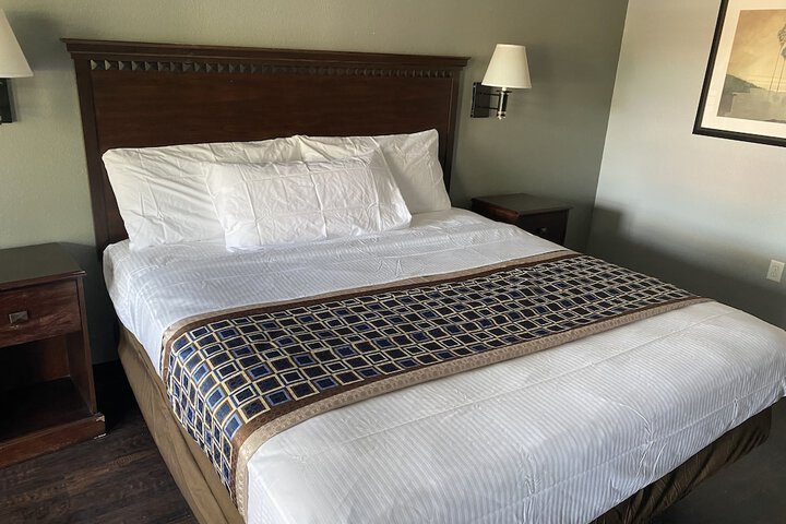 Room 12 of 19