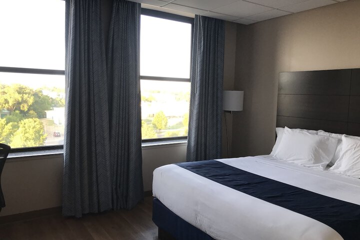 Ariel Broadway Hotel