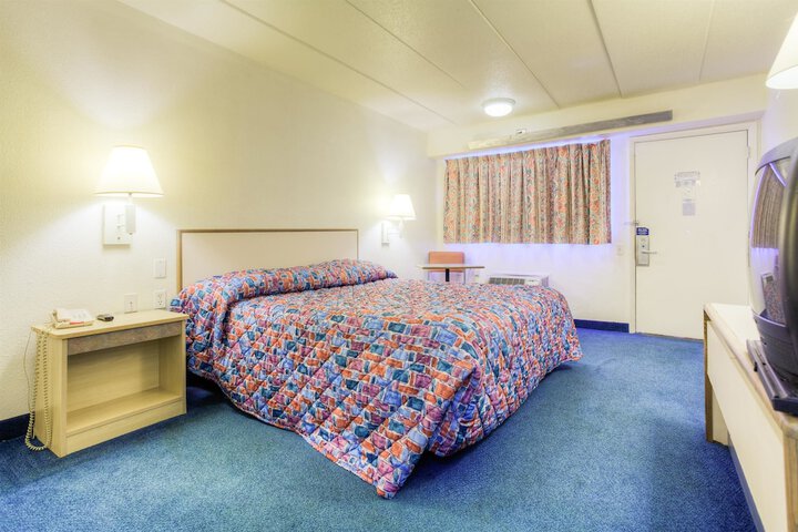 Room 42 of 47