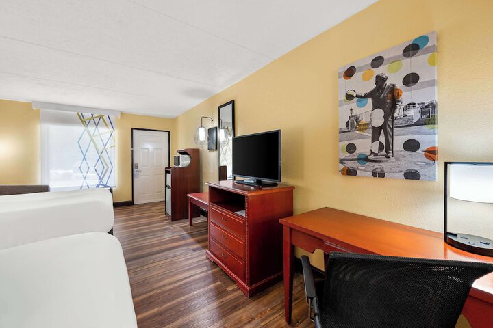 Room 26 of 45