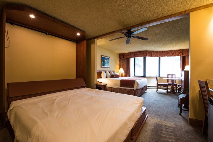 Room 34 of 87