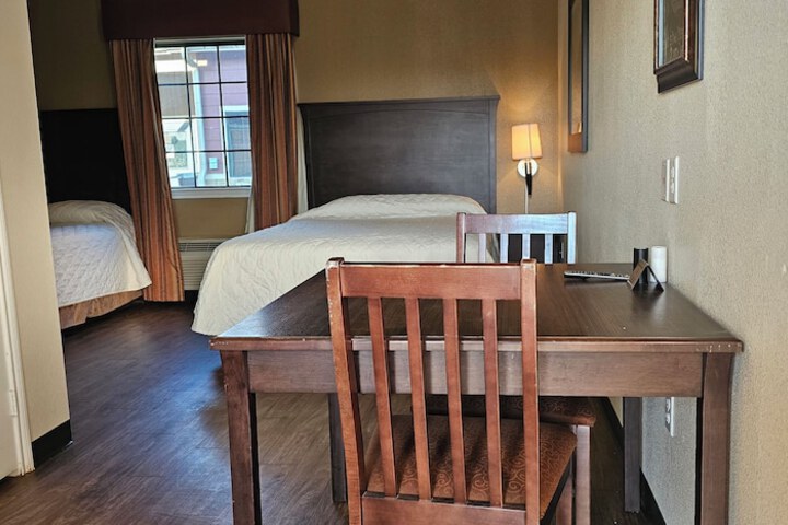 Dilley Motor Inn