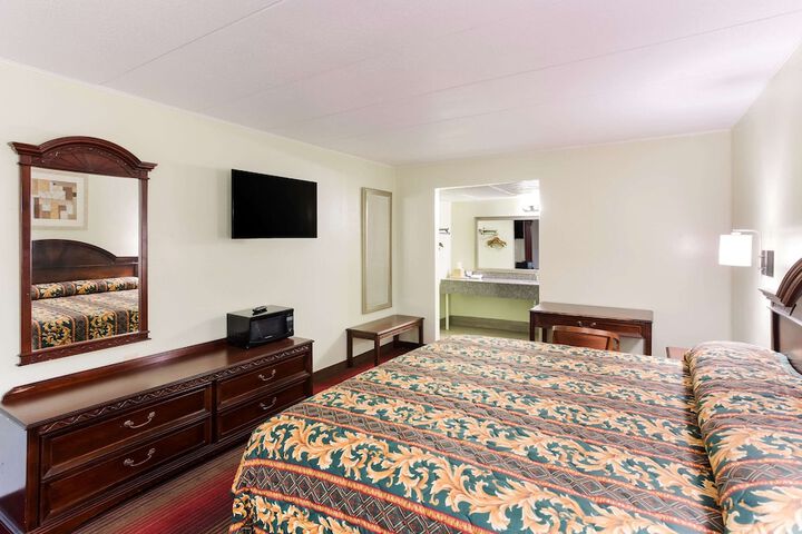 Room 13 of 43