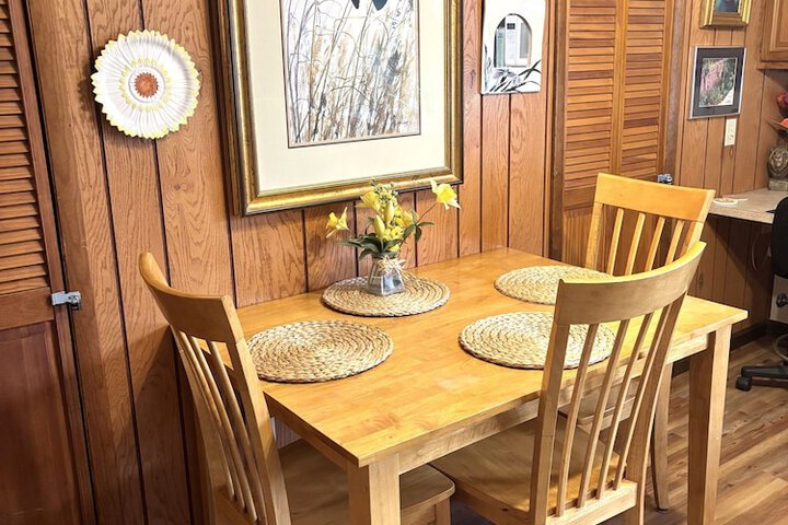 The Iris Garden Downtown Cottages and Suites