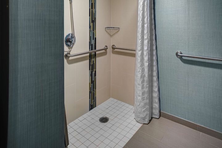 Room 8 of 43