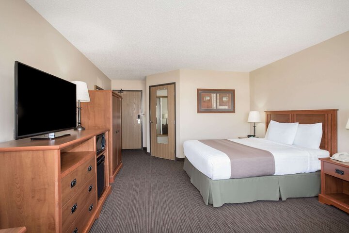 Room 19 of 28
