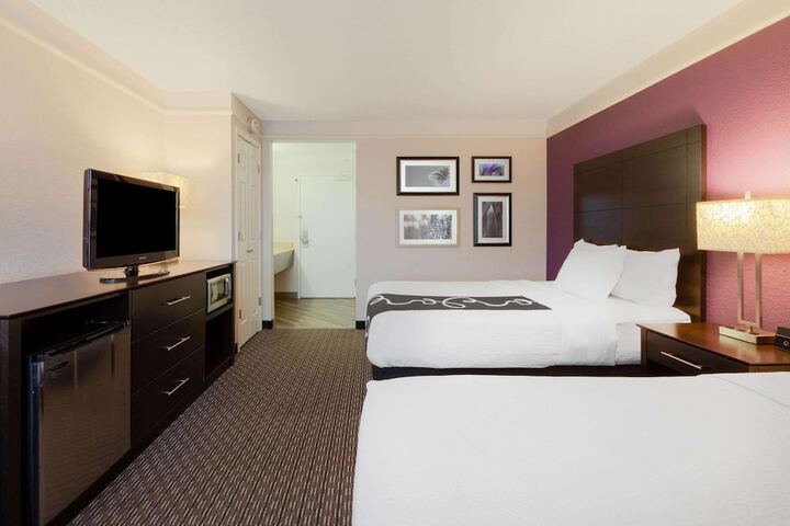 La Quinta Inn & Suites by Wyndham Detroit Utica