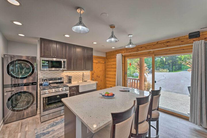 Cozy Wisconsin Studio 11 Mi to Lake Geneva!