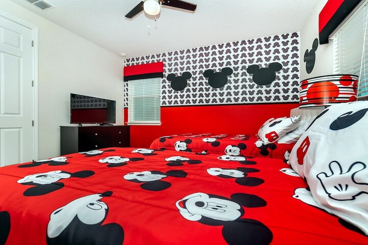Room 17 of 99