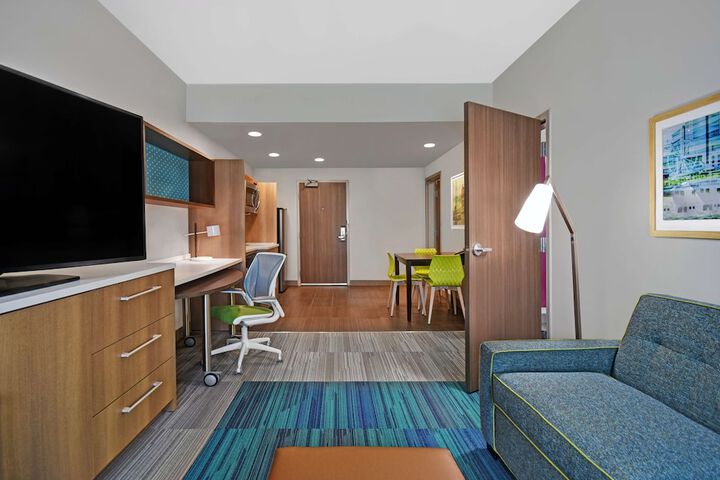 Room 28 of 53