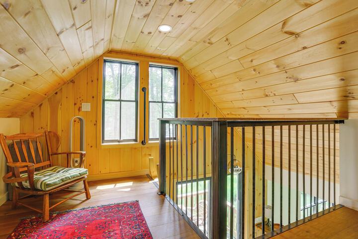 Waterfront Studio w / Loft & Dock Near Narrowsburg!
