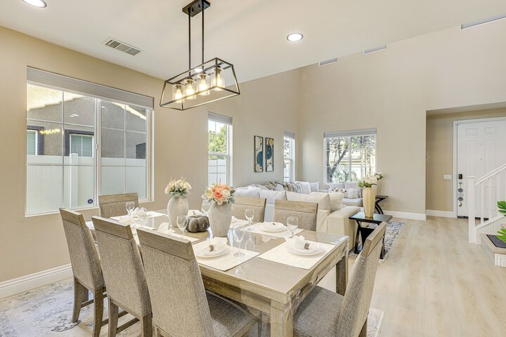 Mtn-view Gem w / Private Yard: Luxe Beaumont Home