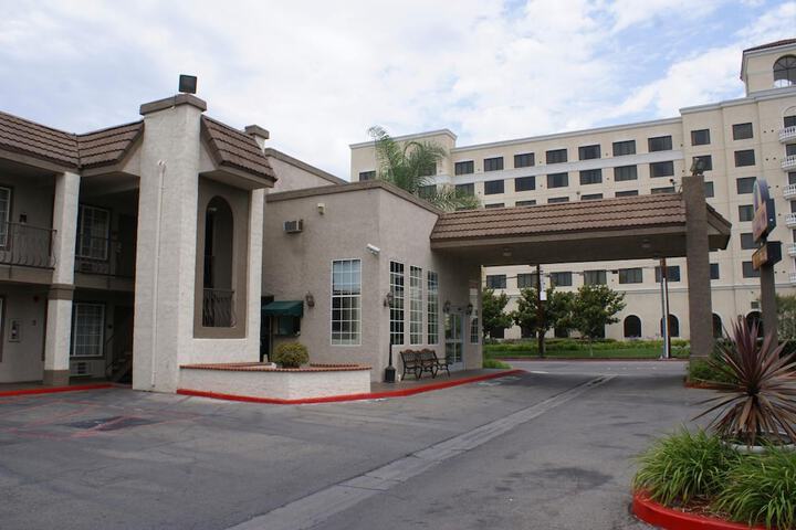 Hotel 2 of 52