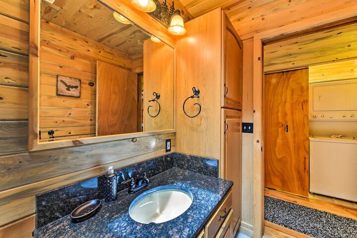 bobcat Trail Cabin on 3 Acres in Como!