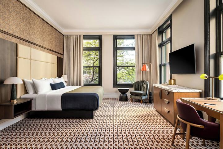 The Louie a Davenport Hotel, Autograph Collection