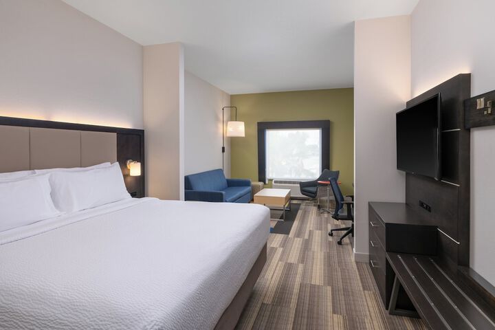 Holiday Inn Express & Suites Lakeland South by IHG