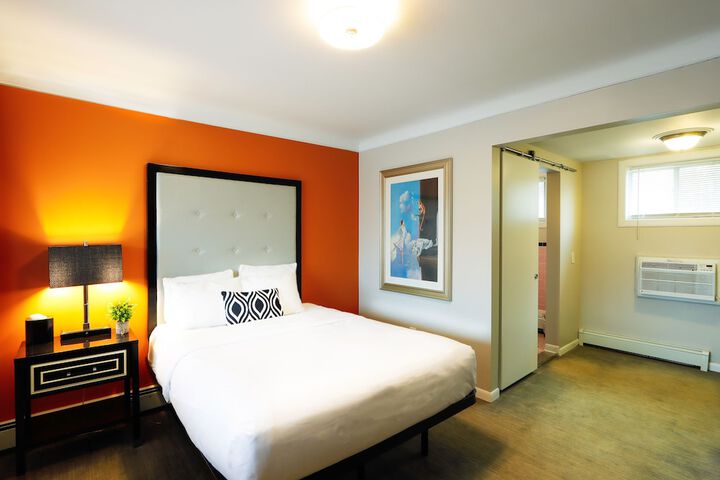 Room 25 of 49