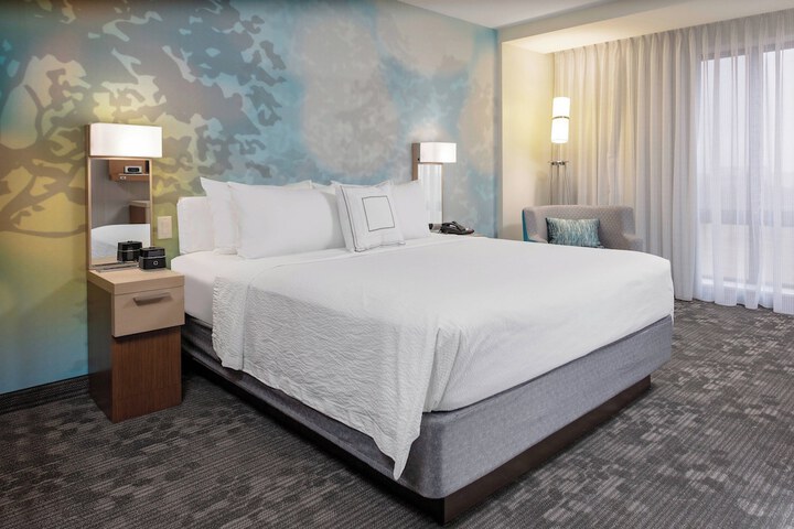 Room 12 of 19