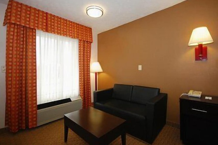 Room 23 of 32