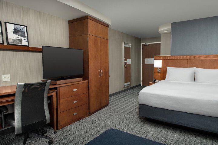 Room 33 of 58