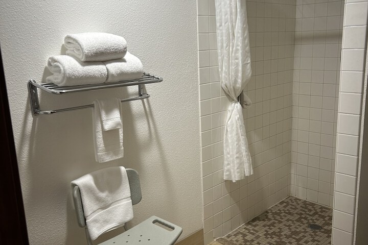 Room 16 of 43