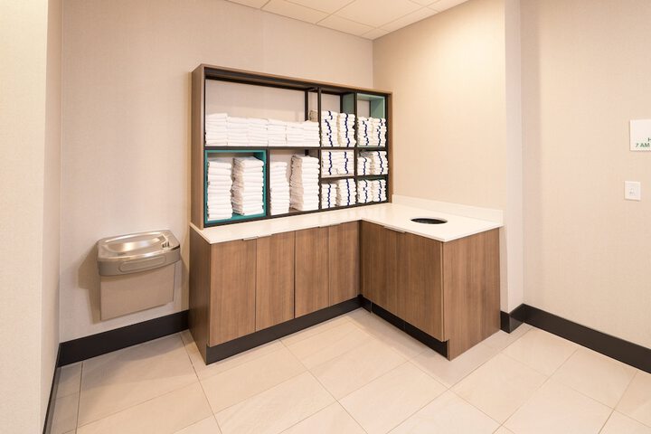 Holiday Inn & Suites Detroit - Troy by IHG
