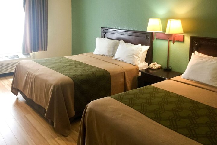 Room 12 of 19
