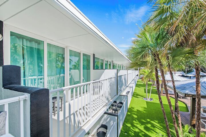 Casey Key Resorts - Mainland