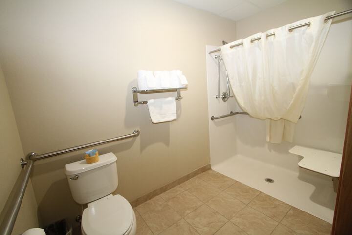 Room 10 of 34