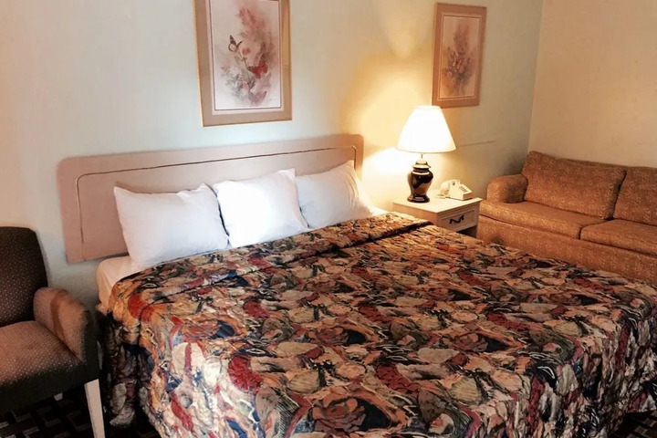 EXECUTIVE INN MARIANNA