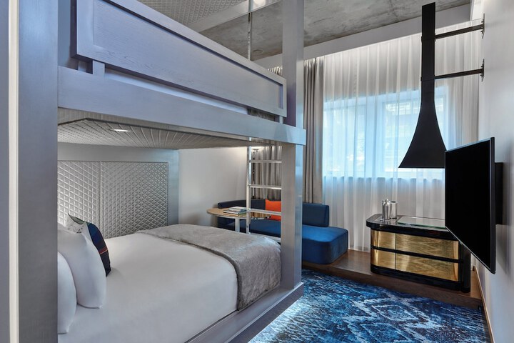 Room 51 of 78