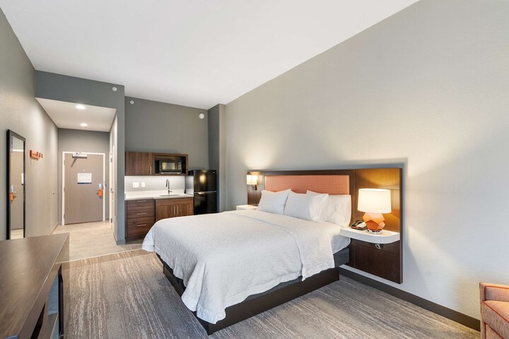 Room 22 of 65