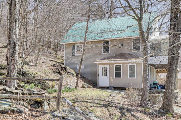 Jeffersonville Home w / Deck Near Hiking & Climbing