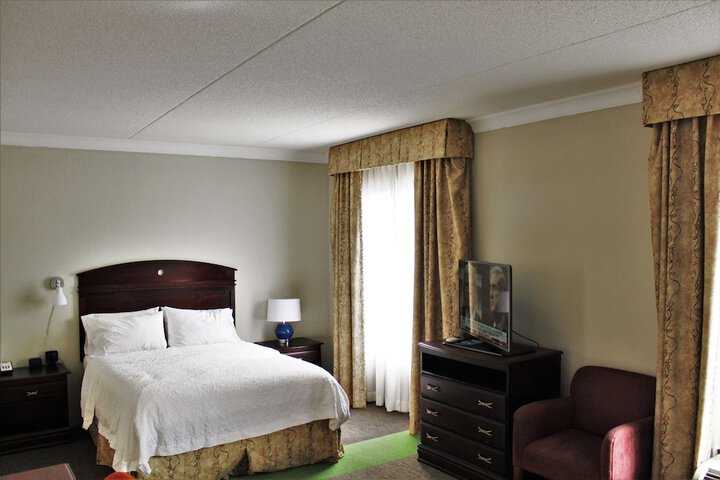 Room 9 of 35