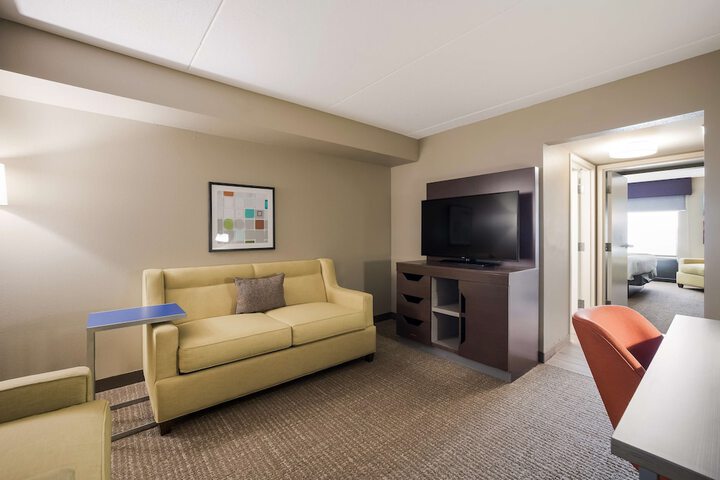 Room 42 of 63