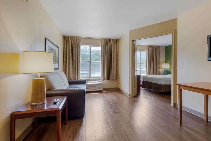 Room 26 of 40