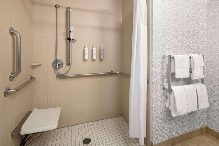 Room 19 of 28