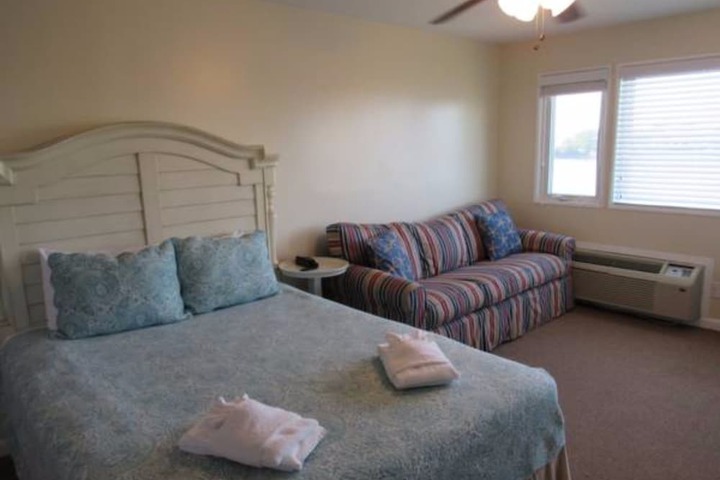 Fin n Feather Waterside Inn by Kees Vacations