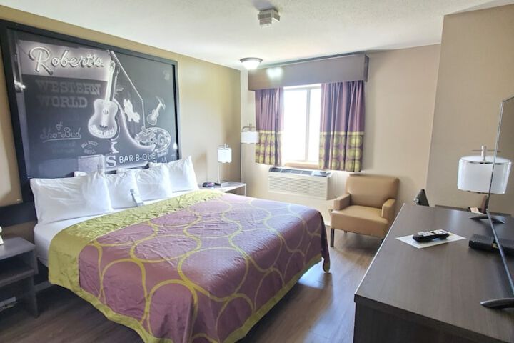 Super 8 by Wyndham Paris