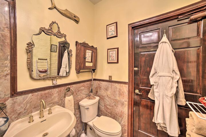 Vintage Apartment in Historic Downtown La Porte