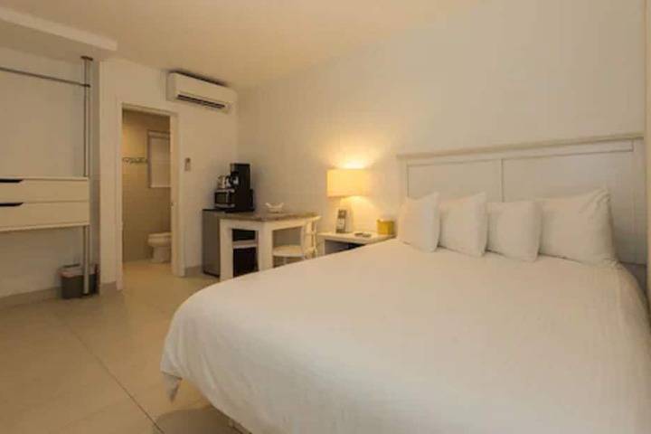 Room 33 of 50