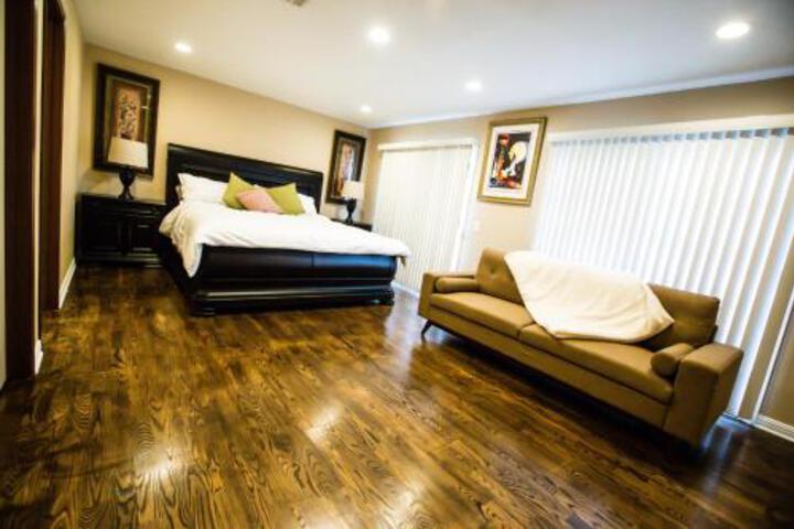 Apple Villa DB