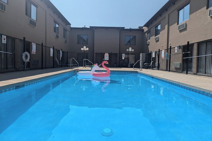 Sagebrush Inn & Suites