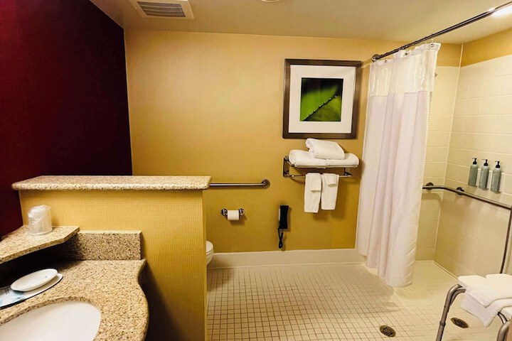 Room 13 of 46