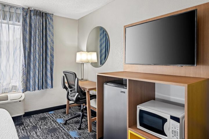 Days Inn by Wyndham Chattanooga / Hamilton Place